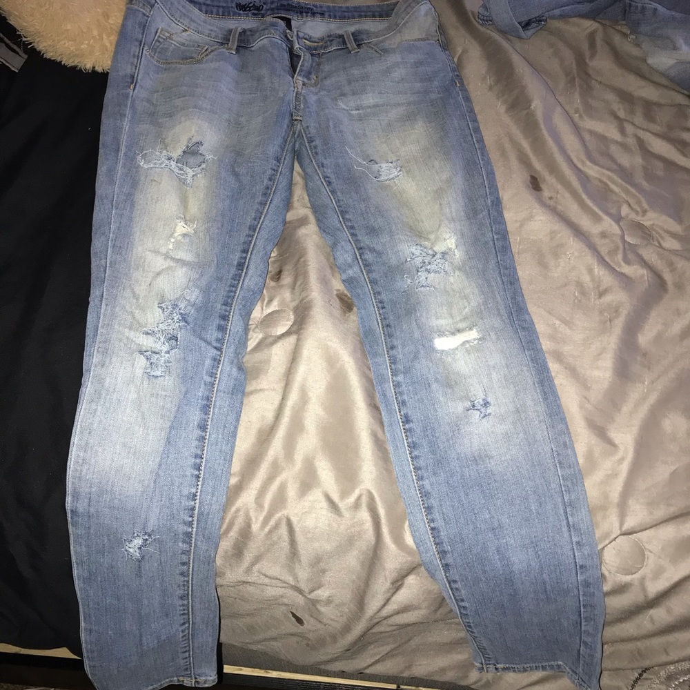 Distress jeans
